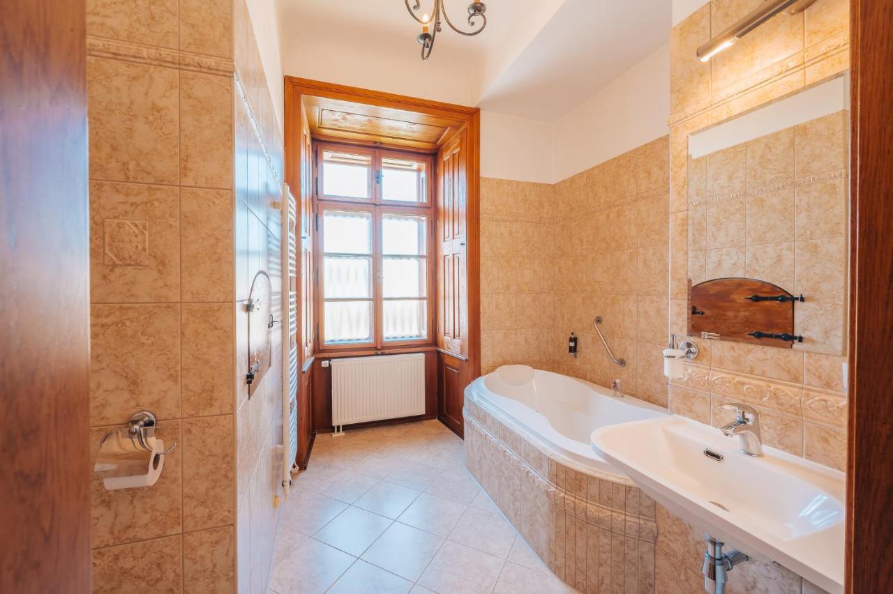 Zamek Hradek U Susice Hotel Ngoại thất bức ảnh