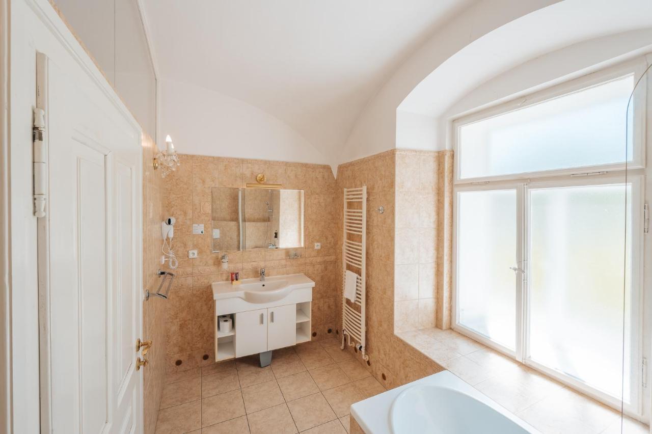 Zamek Hradek U Susice Hotel Ngoại thất bức ảnh